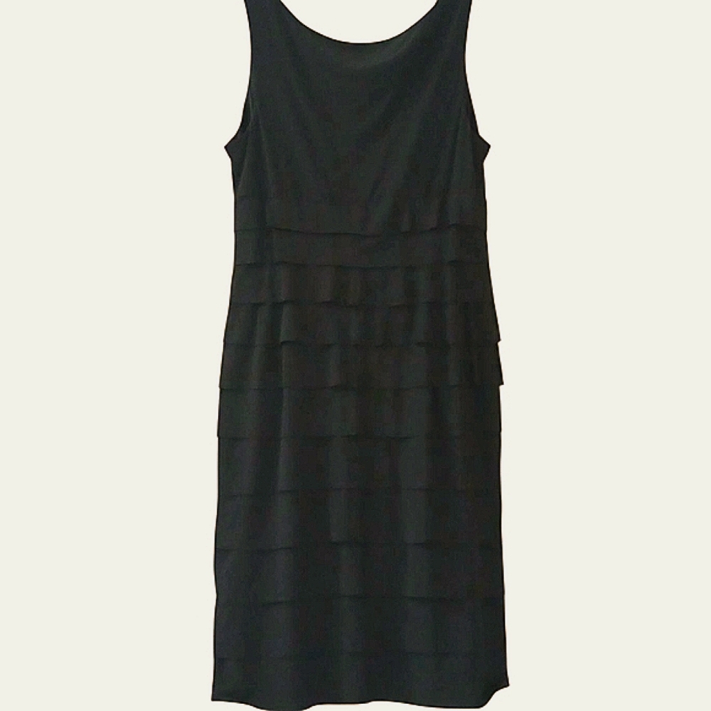 Black Sleeveless V-neck London Times Dress Size 8